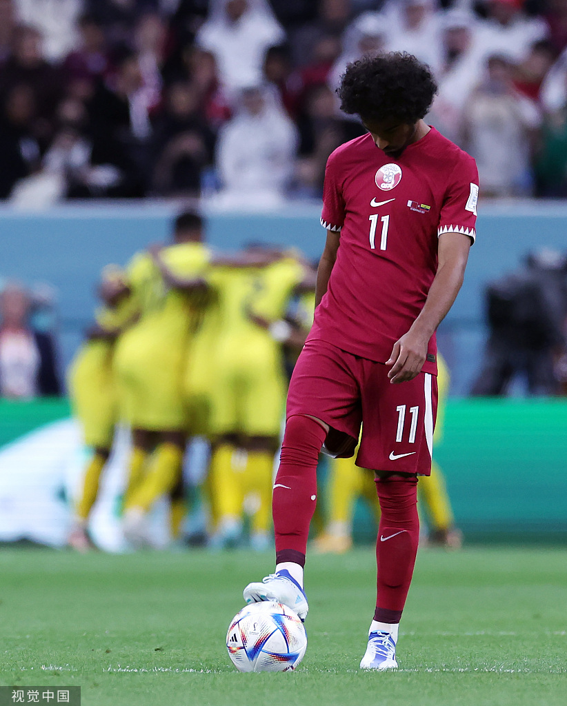 一场惨遭降维打击的揭幕战，卡塔尔和亚洲足球还差得很远