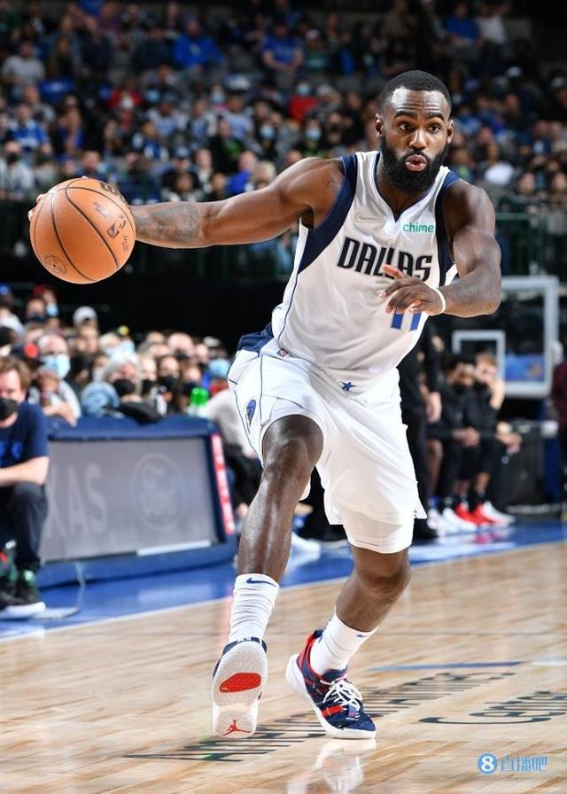 小哈达威替补21分钟 9投0中 仅靠罚球得2分3板2助|独行侠|掘金|nba