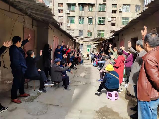 渭南市民政局：聚焦群众关切 回应群众评议 把“群众满意 百姓有感”作为检验作风转变的第一标准