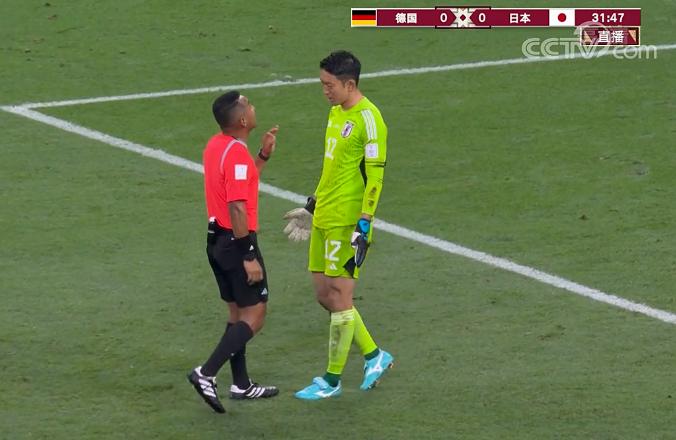 1-0到0-1!日本进球判越位,门将送点全队抗议,京多安握拳庆祝|伊尔卡伊·京多安|德国|卡塔尔世界杯|德甲|世界杯_新浪体育_新浪新闻