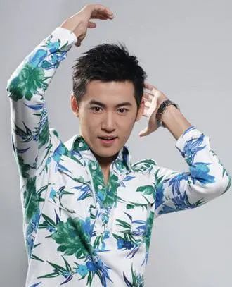 魏巍,1983年出生于黑龙江哈尔滨市,中国内地主持人,演员,毕业于中央