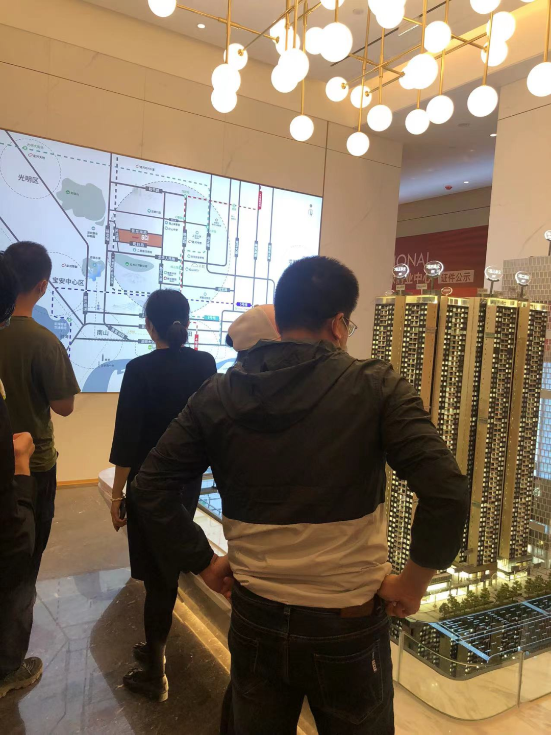实探深圳人才房：比周边新盘便宜近3万！规则挺“友好”，到底有多香？|商品房_新浪财经_新浪网