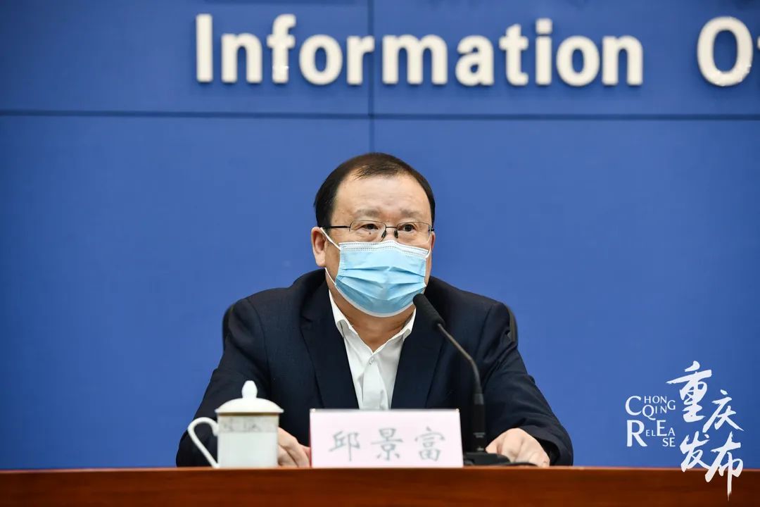 市民朋友也在关心下一步重庆疫情的走势如何,能不能请专家给我们作一