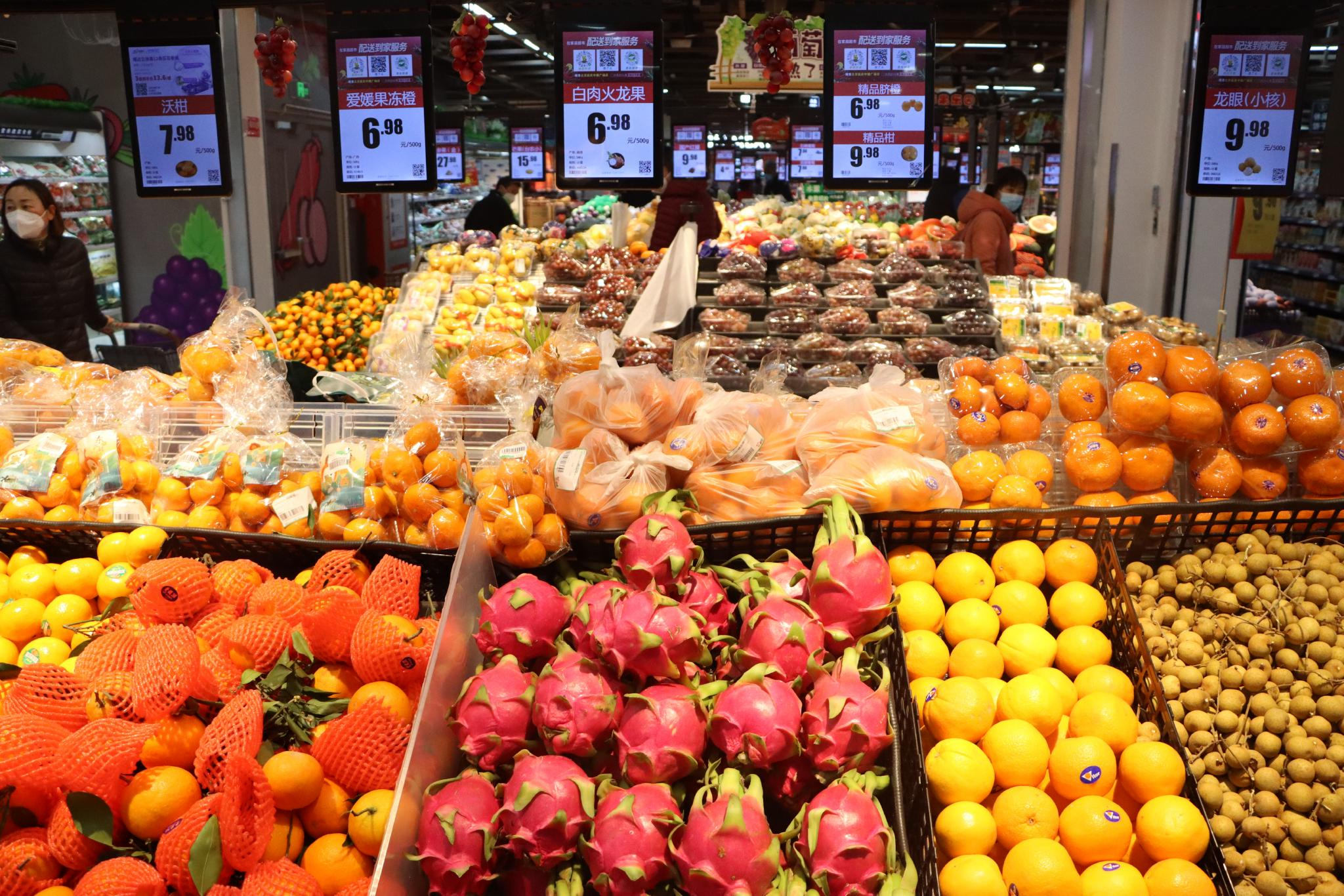 延庆一超市内,水果销售区域的种类丰富.通讯员&nbsp;张思琦 摄