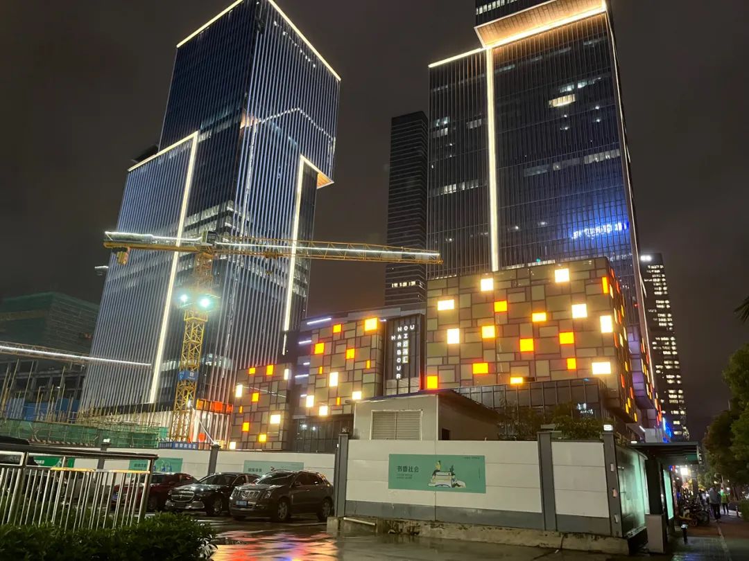 后海汇围挡60%以上,Z世代买单吗?|铁狮门|深圳市|商圈_新浪新闻