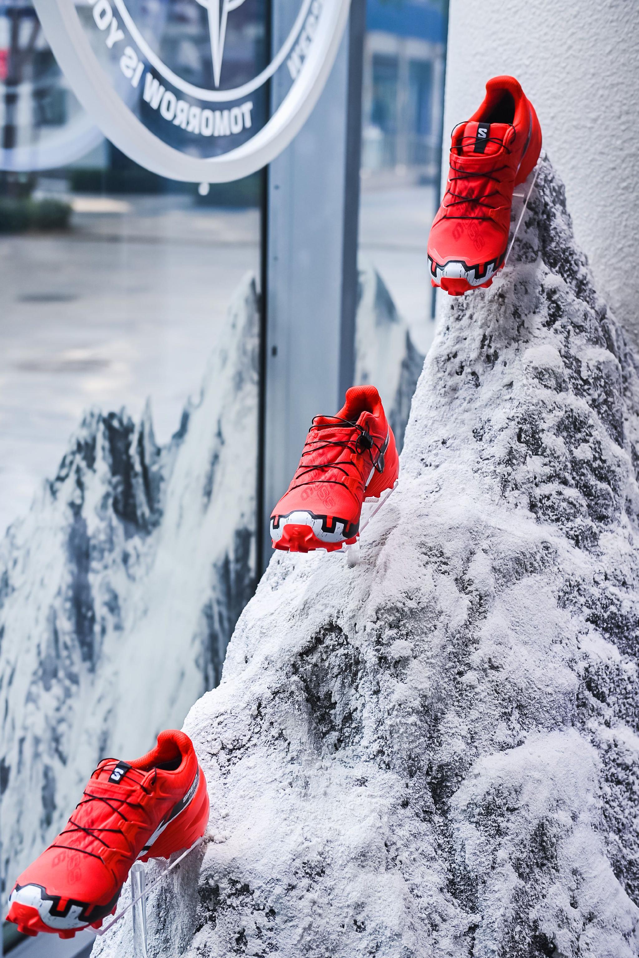 萨洛蒙Salomon中国区负责人：三年三位数增长，更重要的是与消费者共振｜36氪专访休闲区蓝鸢梦想 - Www.slyday.coM