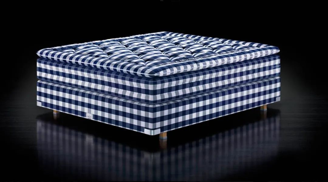 海丝腾官网上展出的经典款床垫。截图自海丝腾官网。