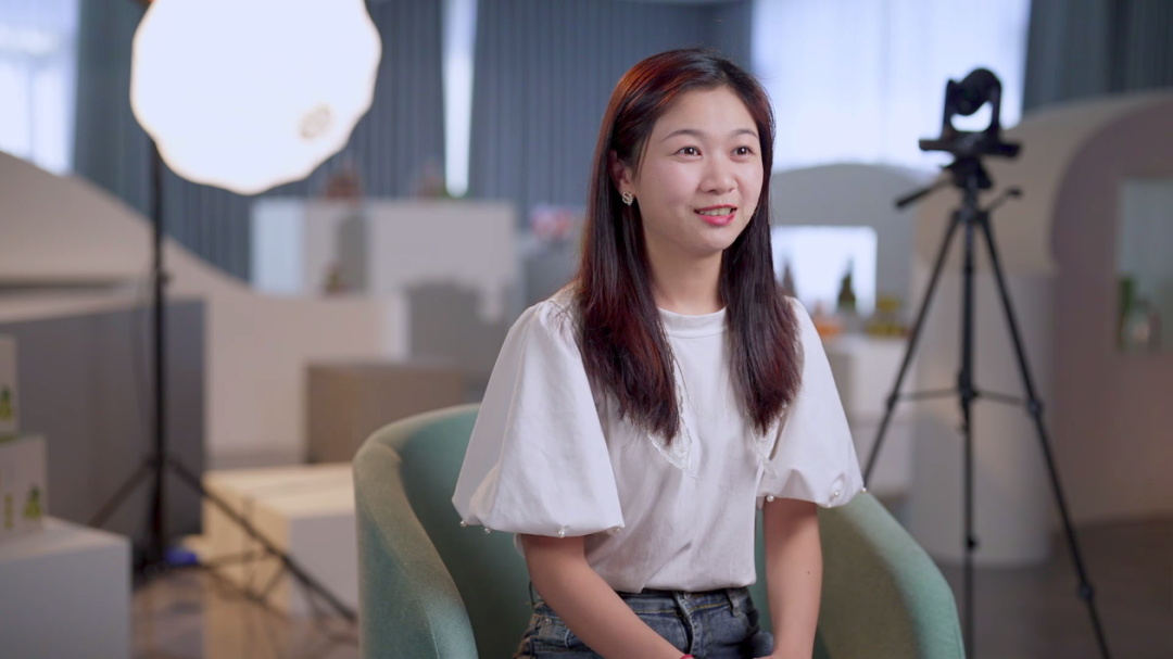 站在"风口"上,陈莉梅是淘宝直播的第一批主播,也是第一批持证上岗的