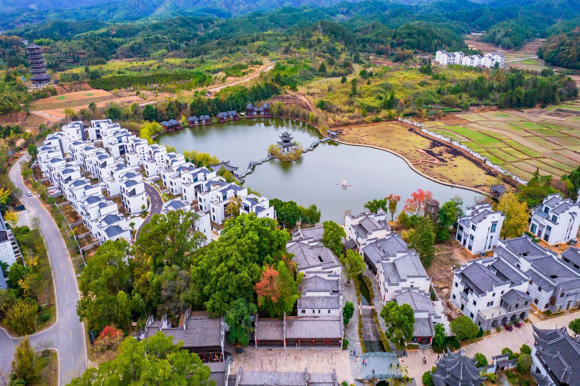 江西婺源水墨上河,婺源套票之外的景点,园中有众多的徽州古建筑__财经