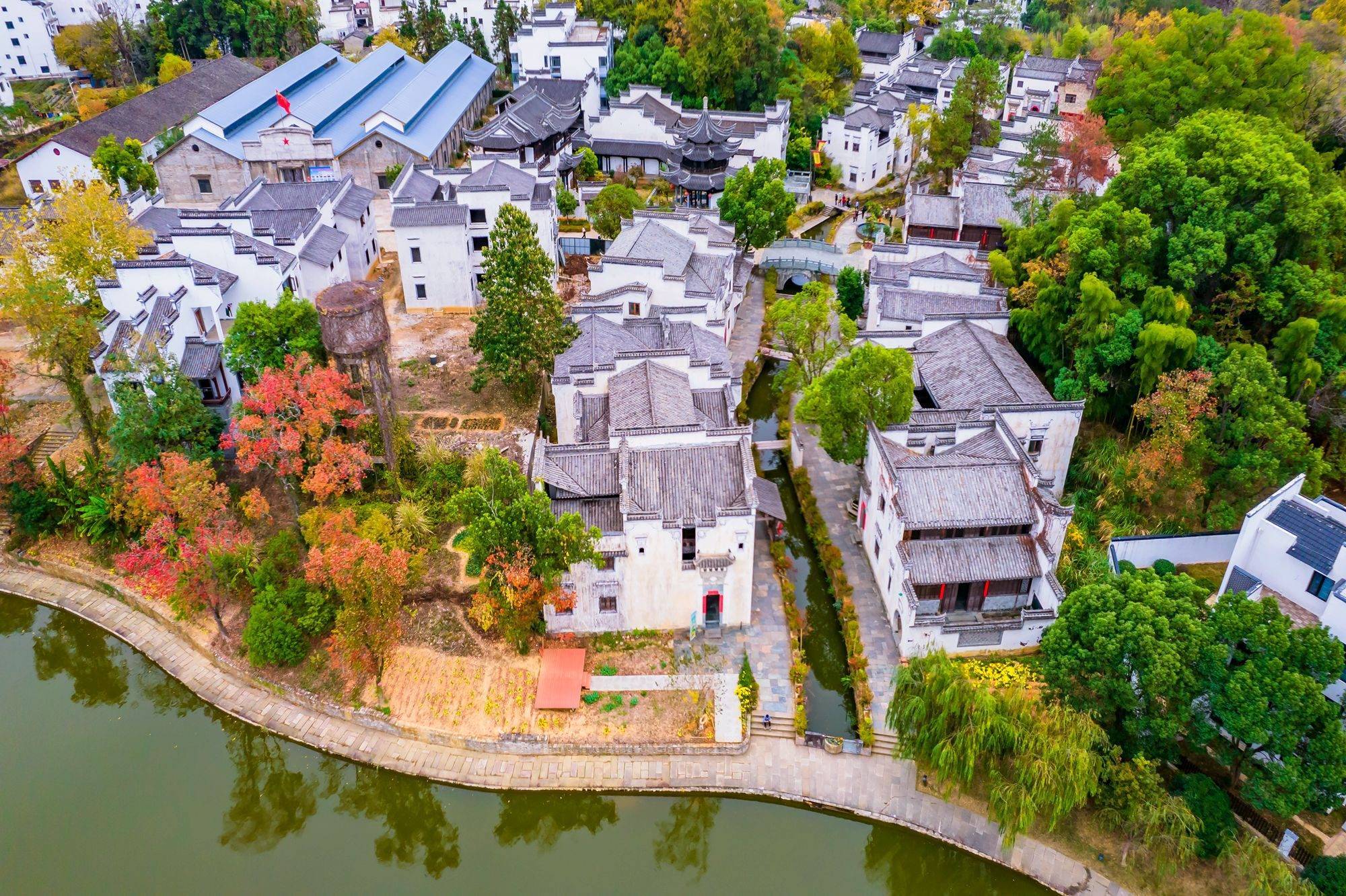 江西婺源水墨上河,婺源套票之外的景点,园中有众多的徽州古建筑__财经