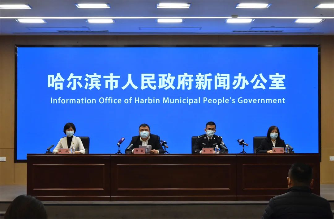 本轮疫情呈现多点散发、聚集和局部暴发的态势，社会面防控难度增大，防控形势十分严峻复杂，是抗疫3年来最艰难的时期休闲区蓝鸢梦想 - Www.slyday.coM