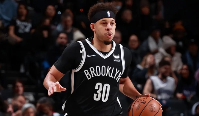 戴尔库里也是nba的明星球员,他是86年的选秀,生涯开始于爵士队,不过