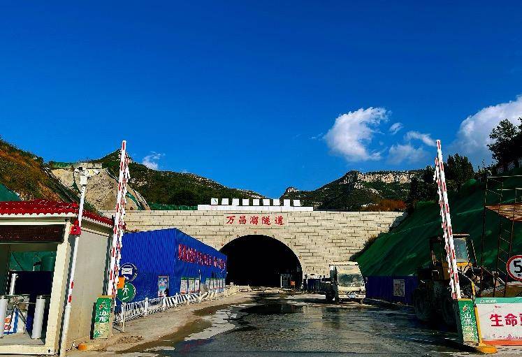 济潍高速全线十座隧道全部实现双幅贯通|隧道|潍坊市_新浪新闻