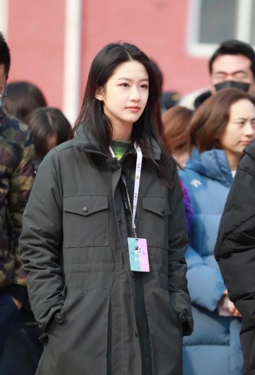 向涵之凌晨发长文质问为何演员不能谈恋爱却否认吴磊是前男友