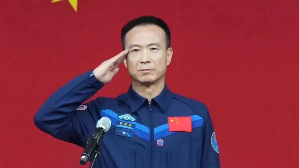 头条明日出征费俊龙透露年龄最大乘组有这个共同爱好