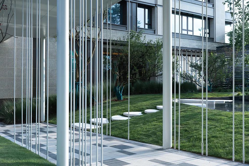 现在的豪宅都太卷了！休闲区蓝鸢梦想 - Www.slyday.coM