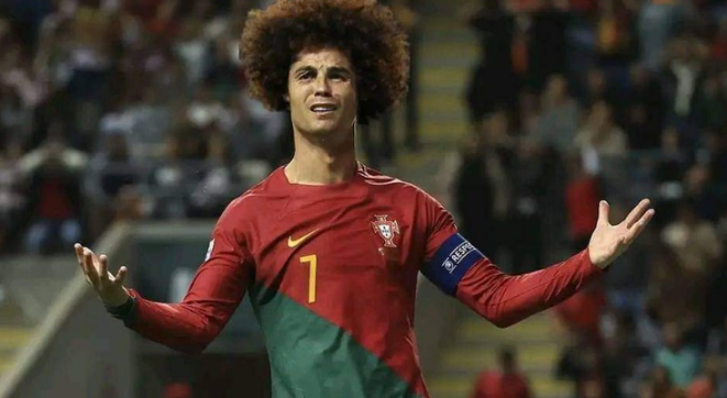 槽点世界杯|头发太短错过进球,我为c罗设计发型