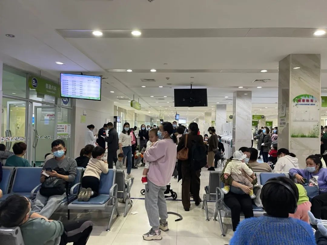 现在小孩看病，萧山的医院都不要去了吗？网友发帖引热议休闲区蓝鸢梦想 - Www.slyday.coM