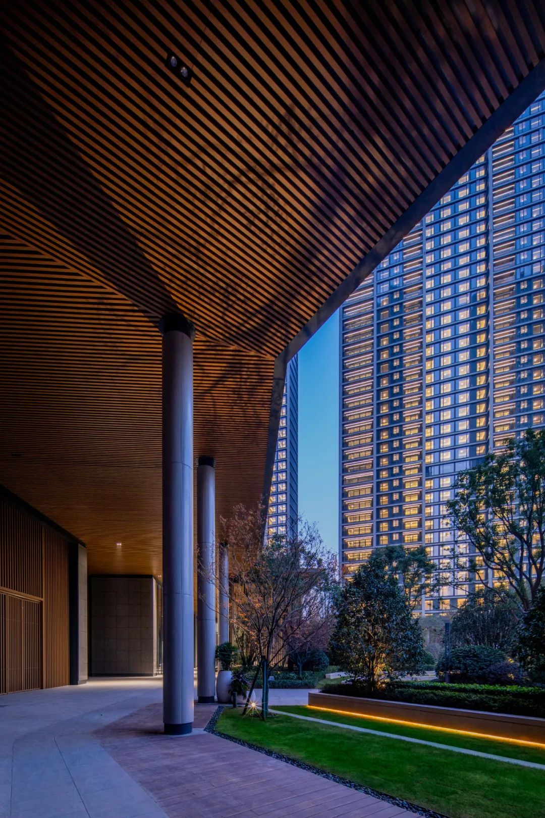 现在的豪宅都太卷了！休闲区蓝鸢梦想 - Www.slyday.coM