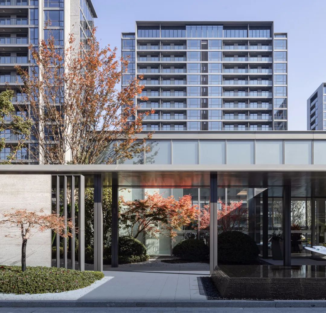 现在的豪宅都太卷了！休闲区蓝鸢梦想 - Www.slyday.coM