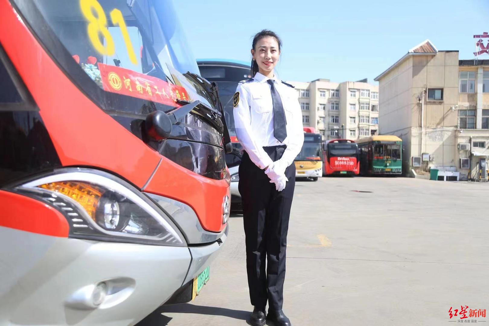 模特转型开公交 对话洛阳"最美公交司机":有网红机构找来,但我先做好