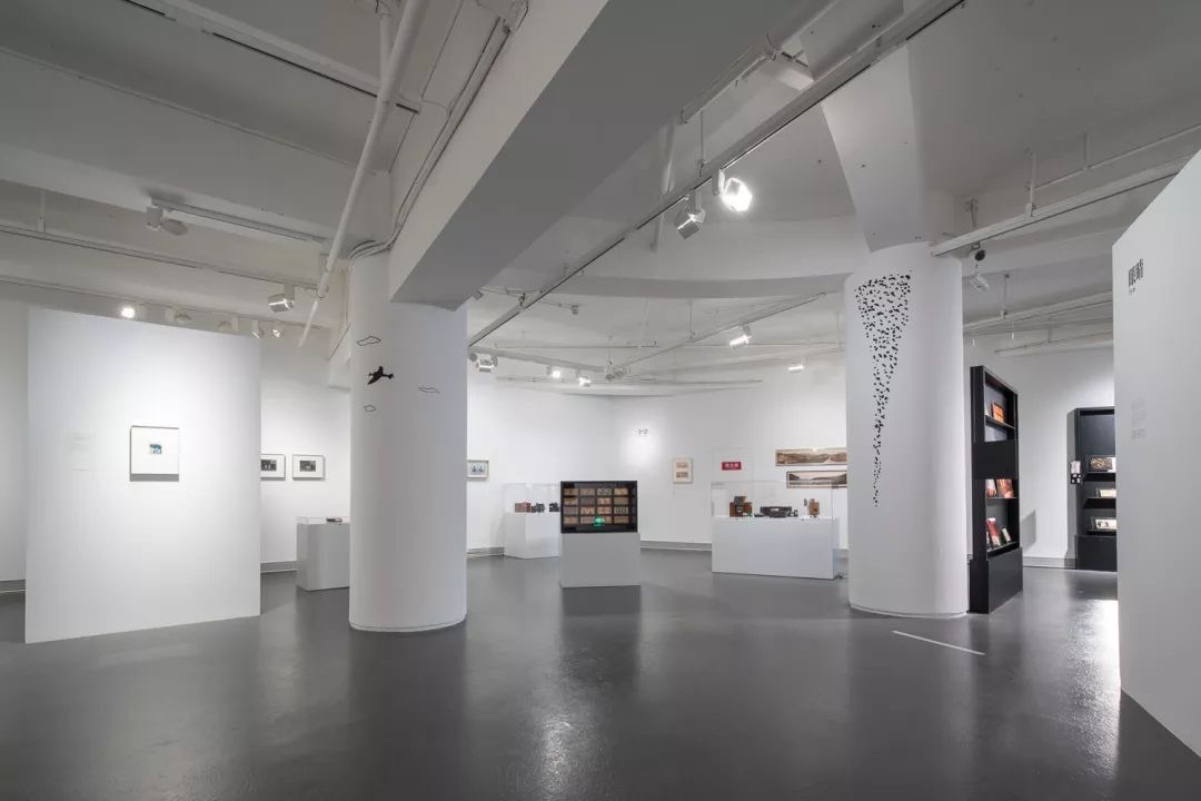 《相机人的明暗室》展览现场,2019,图片来自a4美术馆