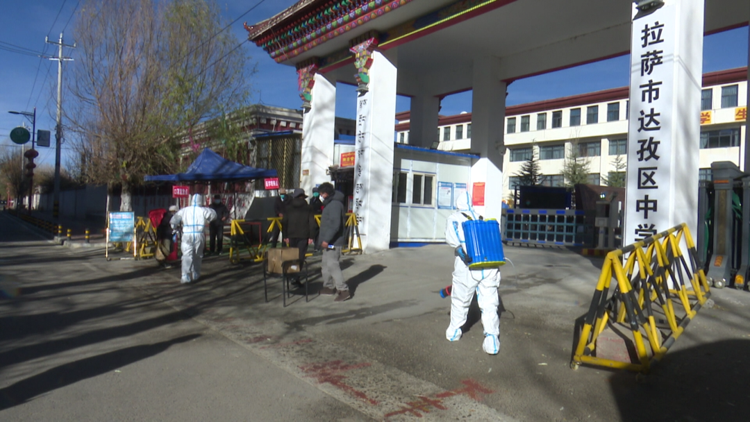 金花达孜区中学德育处主任我校结合实际情况制定了毕业班复学工作方案