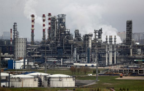 俄罗斯莫斯科的一家炼油厂（欧新社资料图片）