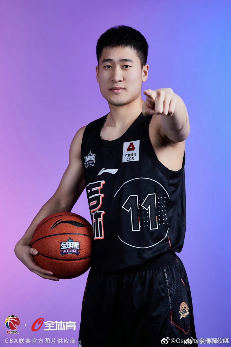 姜伟泽更博:第一次全明星玩得很开心 可惜没给机会扣个360大风车|全