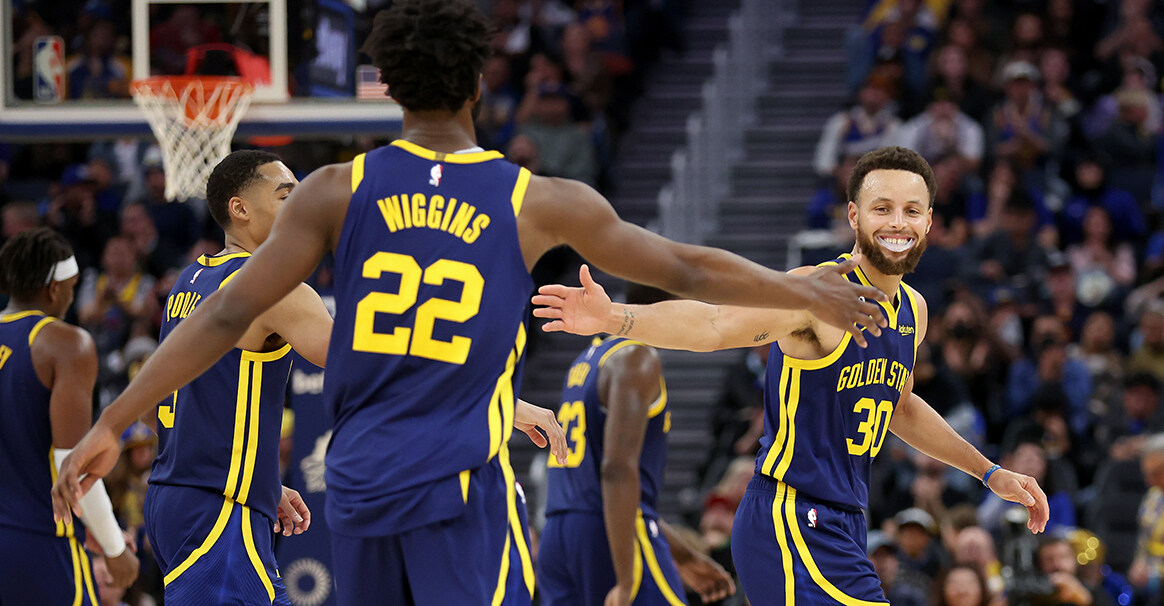 库里称赞维金斯:他出手时总是信心十足|维金斯|库里|三分球_新浪新闻