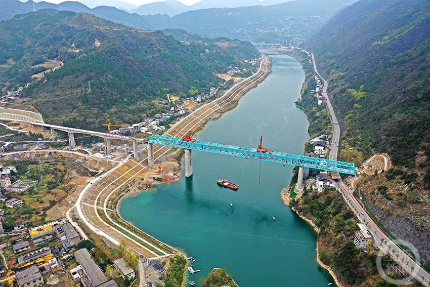 彭水:渝湘高铁清水坪乌江大桥钢梁合龙|高铁|重庆市_新浪新闻