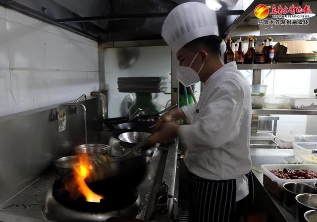 这就是新疆美食，我们缺少不了的那一口儿休闲区蓝鸢梦想 - Www.slyday.coM