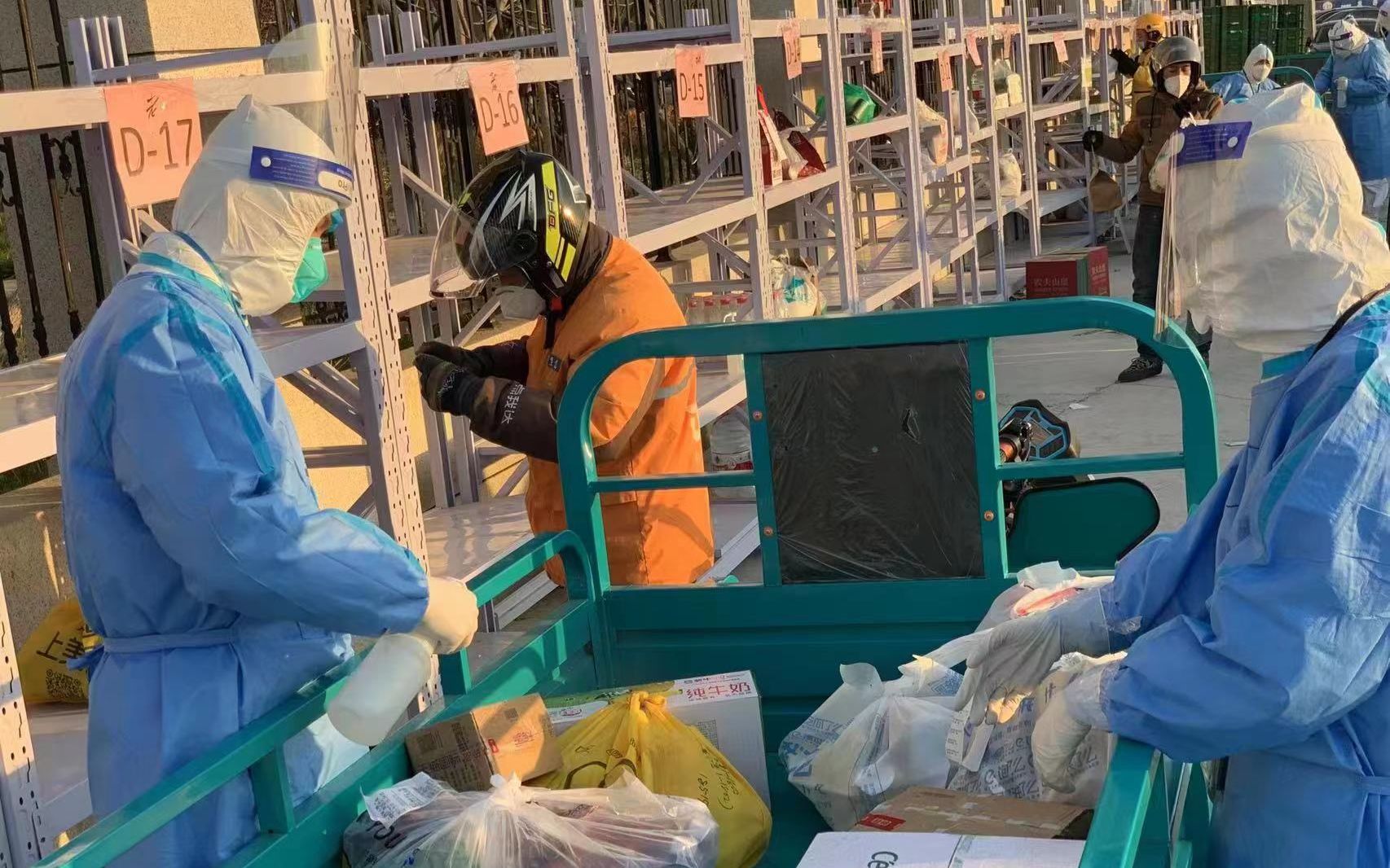 包含北京跑腿代办服务	护士全程协助陪同代挂专家号，快速办理，节省时间的词条