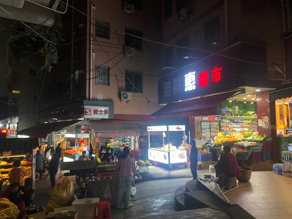 仑头村已恢复生活秩序,村内自由出入.澎湃新闻记者 图