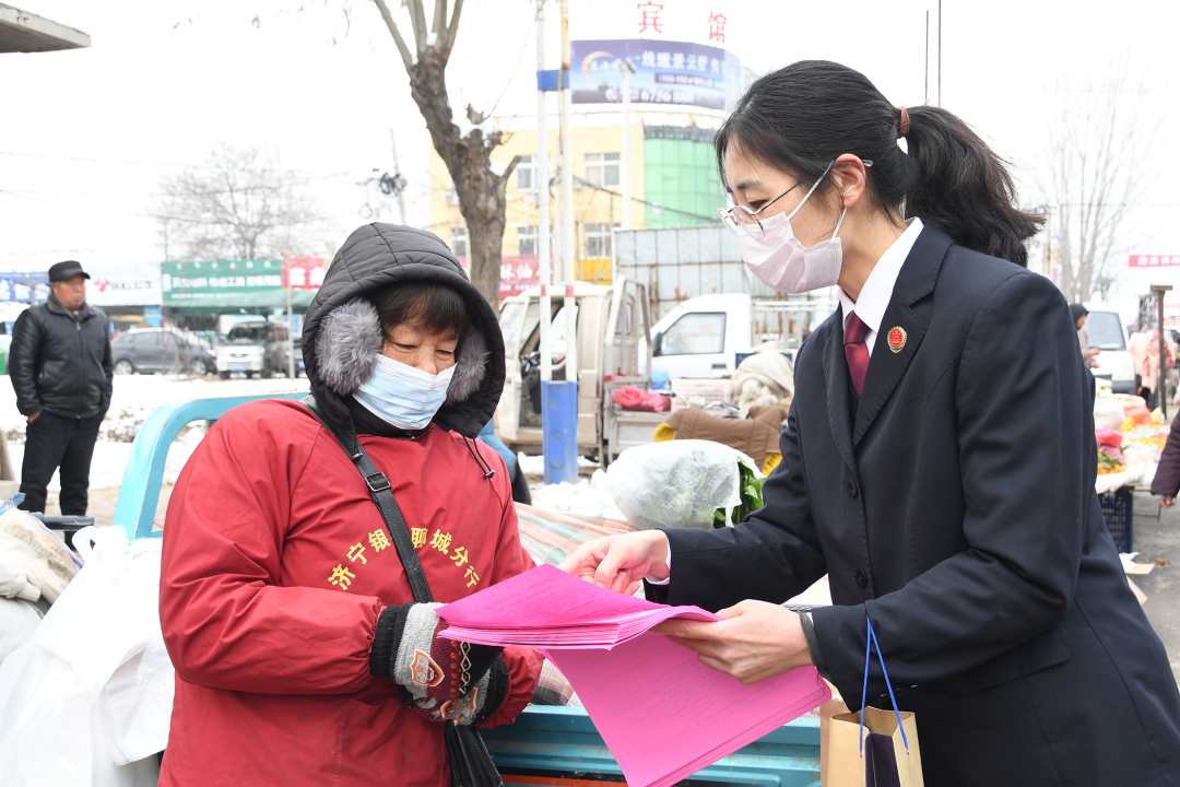 阳谷县检察院在依法严厉打击涉野生动物违法犯罪的同时，同步开展法治宣传教育。