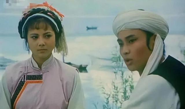著名演员梁丽:带着儿子再婚,为去世的前夫抬棺,54岁仍单身|梁丽|西安|前夫_新浪新闻