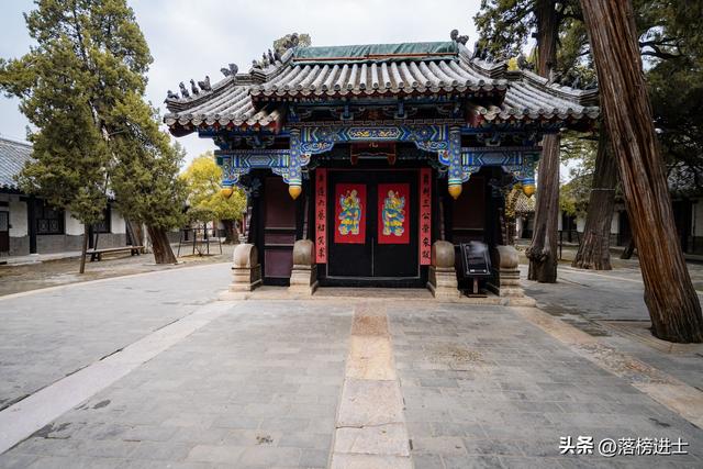 山东曲阜孔府,号称“天下第一家”,是仅次于明清皇宫的院落