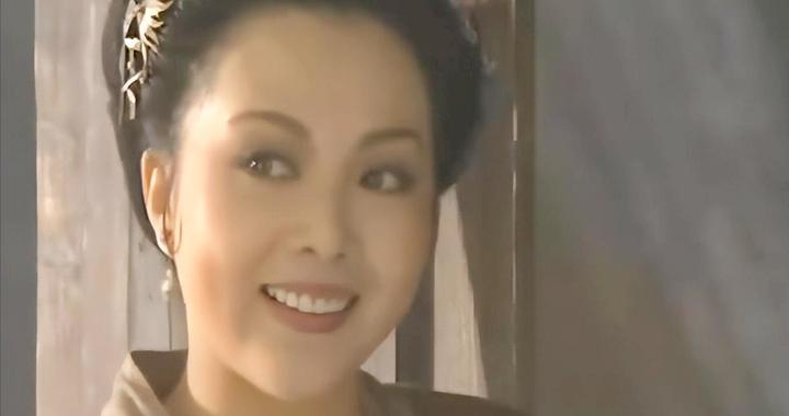 著名演员梁丽:带着儿子再婚,为去世的前夫抬棺,54岁仍单身|联勤总部的女秘书|西安|宝鸡|梁文学|离婚_新浪新闻