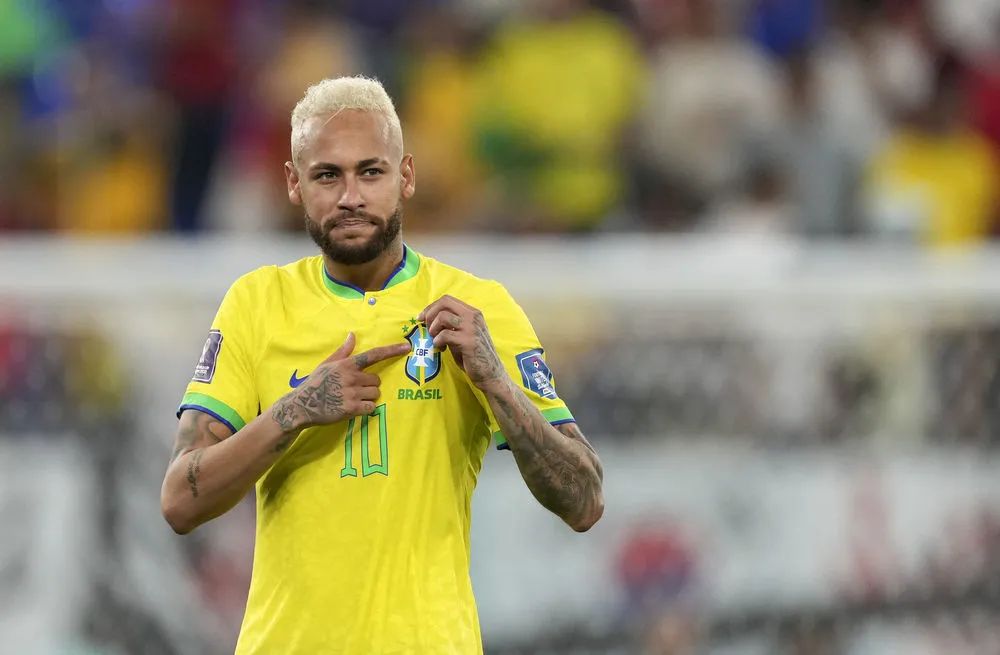 12月5日,内马尔在比赛后.新华社记者陈诚摄