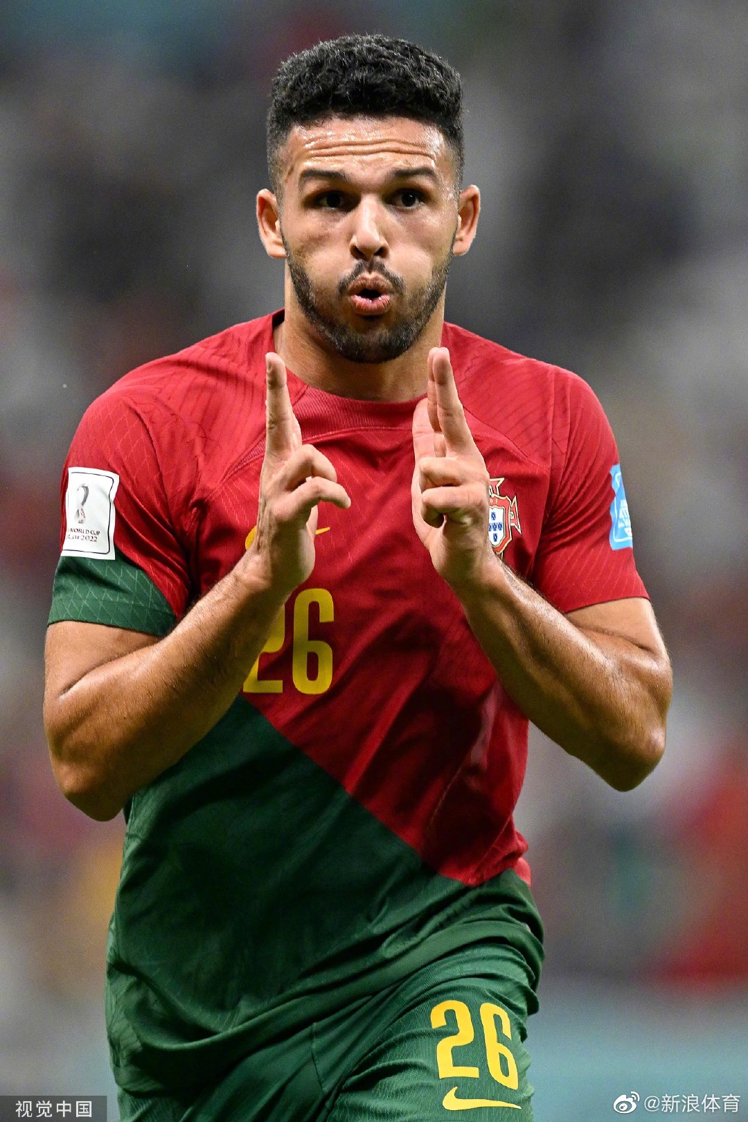 凭借贡萨洛-拉莫斯和佩佩的进球，上半场葡萄牙2-0领先瑞士！|瑞士|葡萄牙|佩佩_新浪新闻