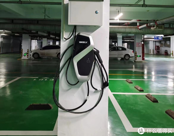 (有的4s店是不赠送的)安装11kw的充电桩需要申请380v的电表才可以安装