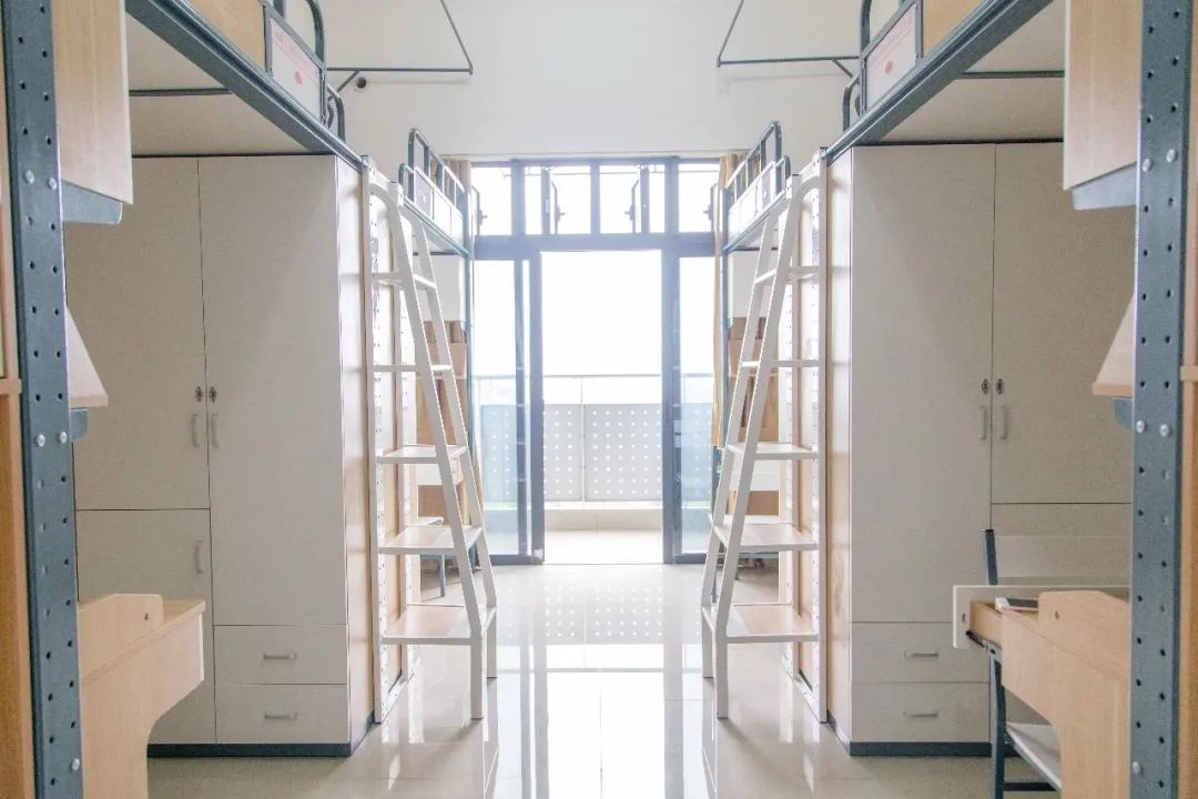 校区c区(图:杭州师范大学)(图:西南交通大学)当然,一聊起各种宿舍颜值