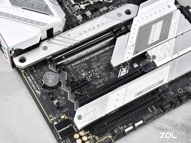 华硕z790吹雪d4主板评测全面的高端白色主板