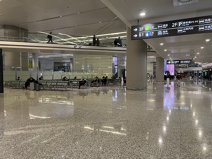 虹桥机场到达大厅.