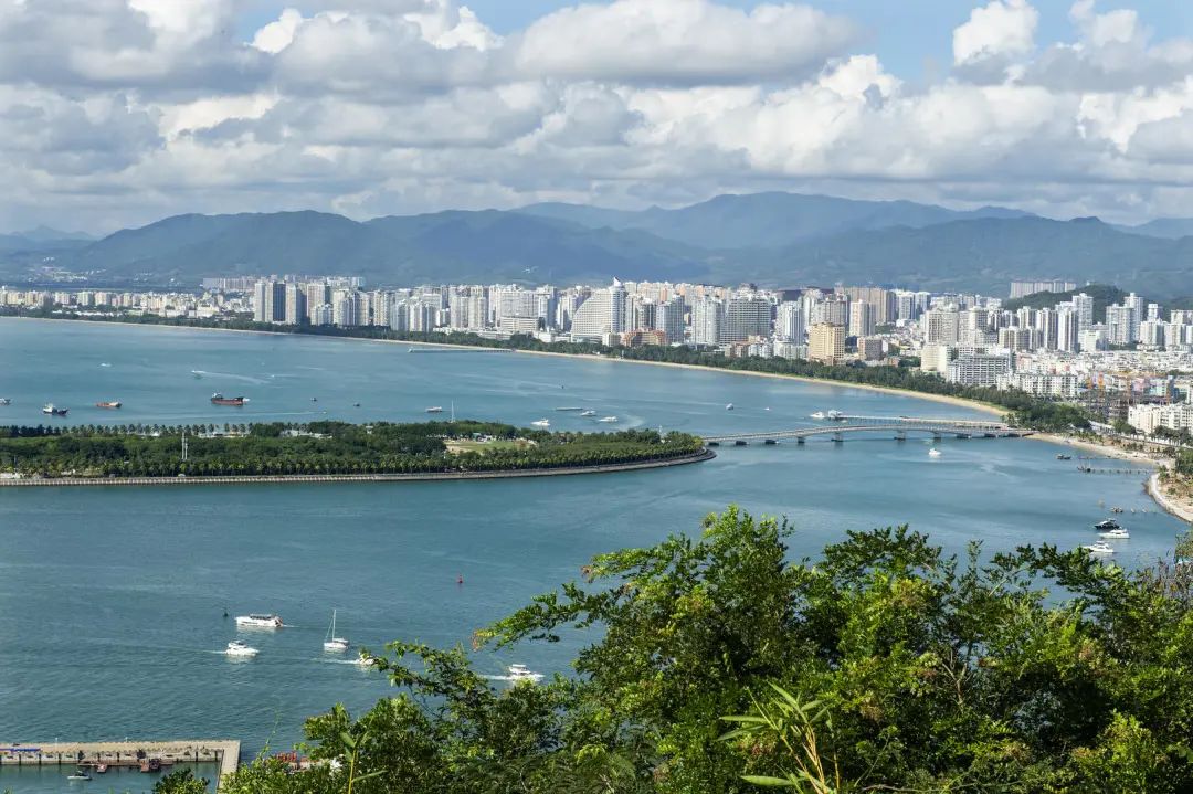 11月26日,三亚城市风光 图据视觉中国