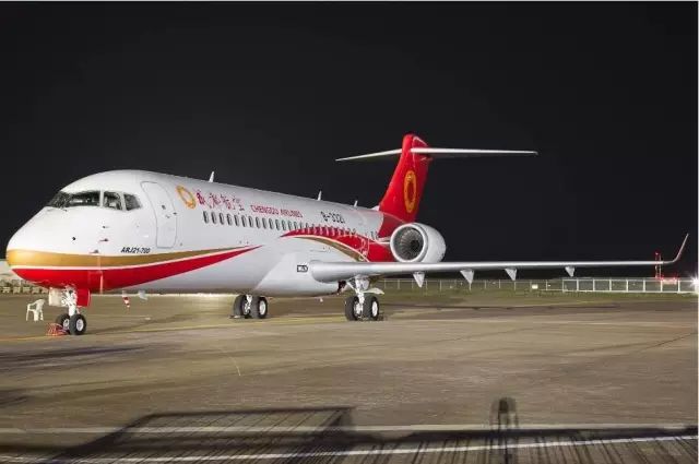 成都航空arj-21客机