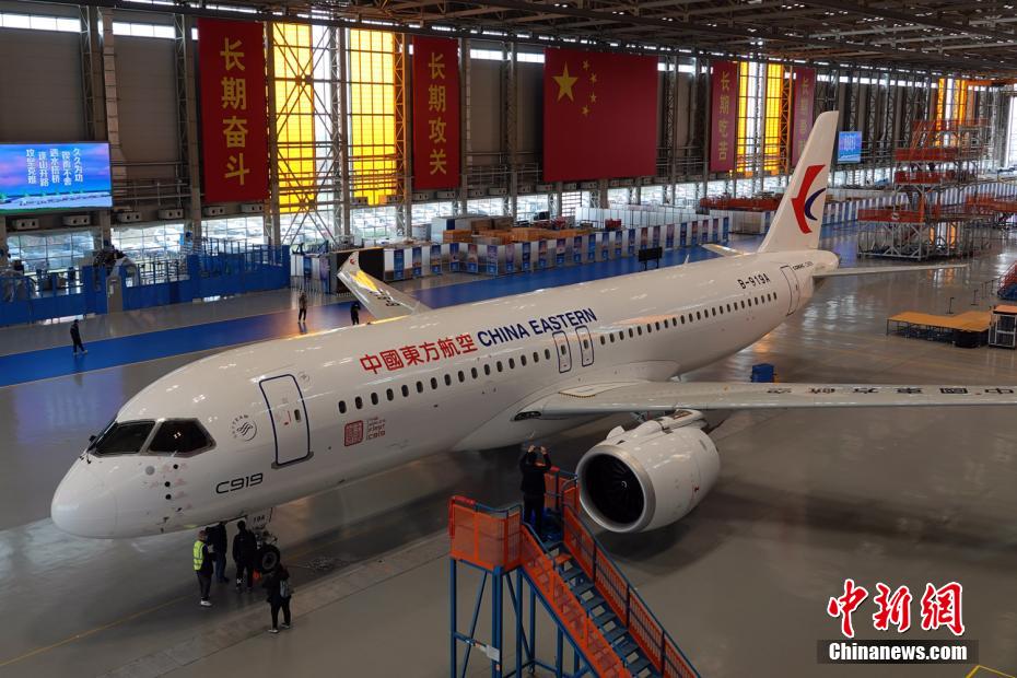 中国国产大型客机C919全球首架交付飞机正式交付用户|C919|商用飞机|飞机制造商_新浪新闻