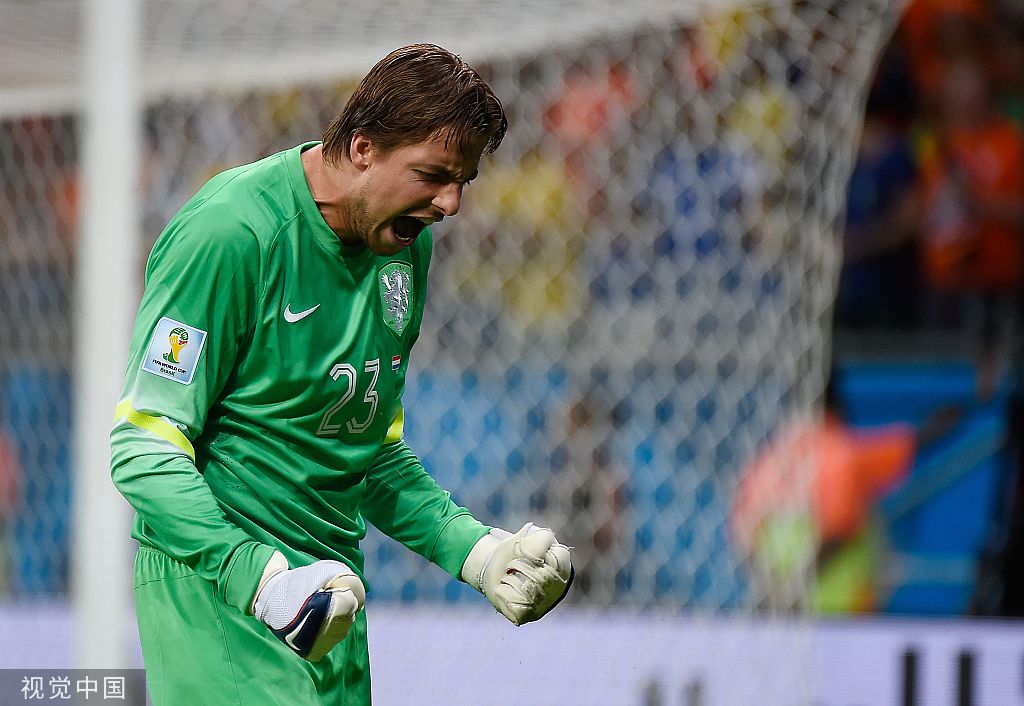 2014年世界杯四分之一决赛,荷兰队对阵哥斯达黎加,克鲁尔在第121分钟