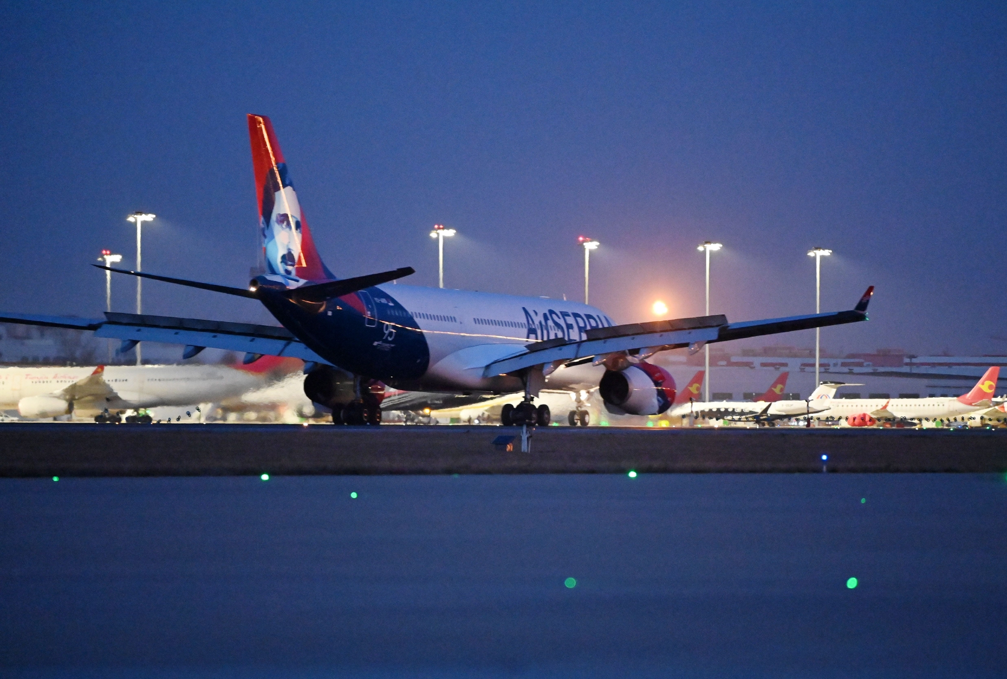 塞尔维亚航空首个直飞中国航班落地|塞尔维亚|中国|新华社_新浪新闻