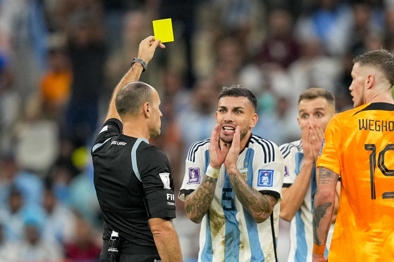 浙江队主教练黄牌